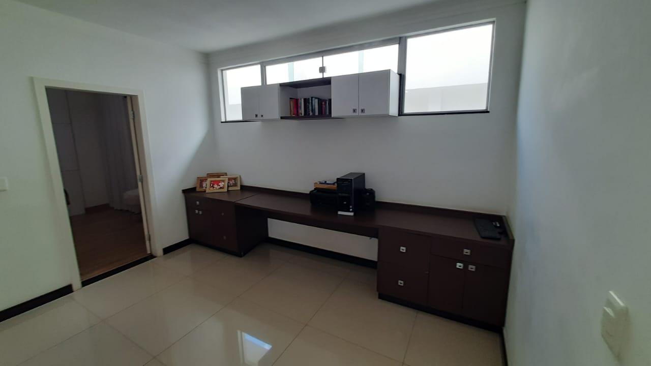 Casa à venda com 4 quartos, 360m² - Foto 13