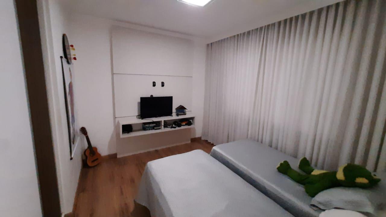 Casa à venda com 4 quartos, 360m² - Foto 17