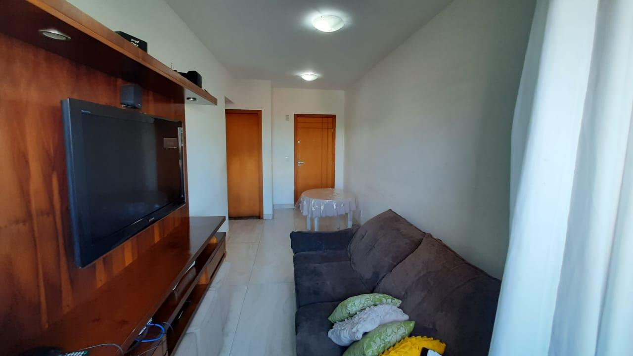 Apartamento à venda com 3 quartos, 70m² - Foto 2