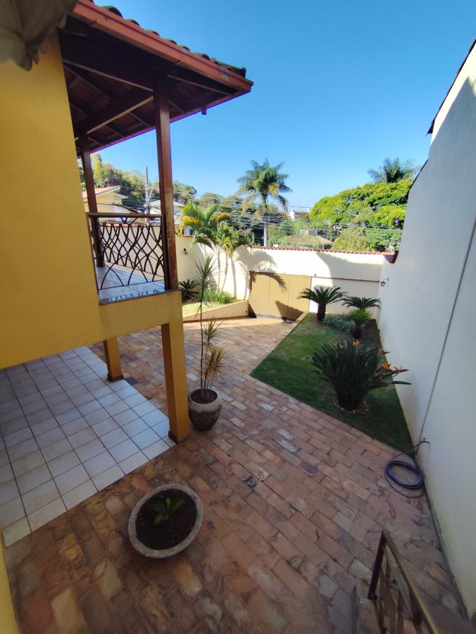 Casa à venda com 3 quartos, 246m² - Foto 27