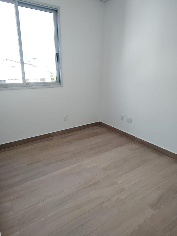 Apartamento à venda com 2 quartos, 83m² - Foto 2