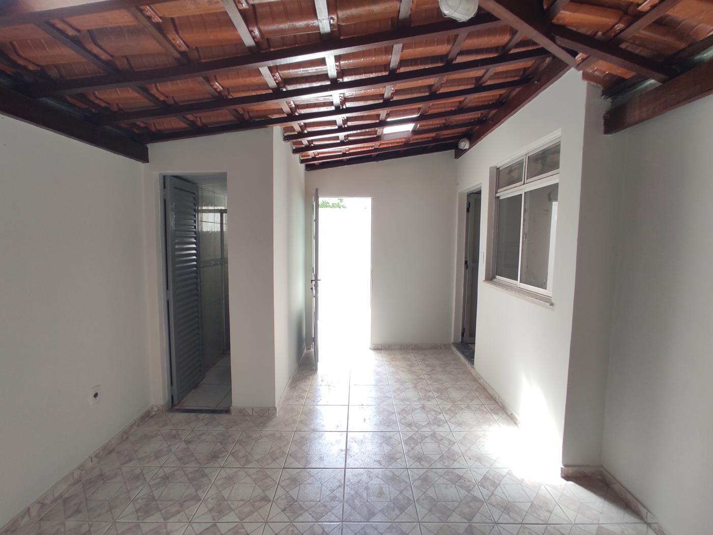 Apartamento à venda com 3 quartos, 100m² - Foto 2