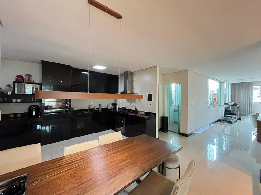 Casa à venda com 5 quartos, 360m² - Foto 17